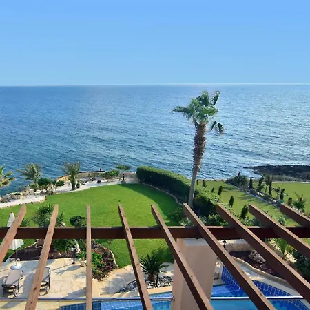 Mia Sea Front Вилла Корал-Бэй